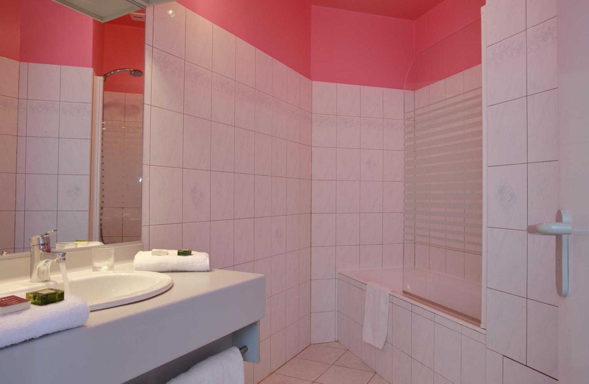 Sure Hotel By Best Western Saint-Quentin Ouest Holnon Екстер'єр фото